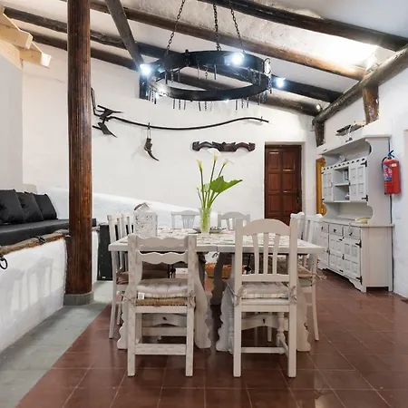 Holiday home Vivelorural El Refugio De Arucas, Pool & Terrace *