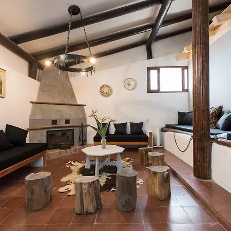 Holiday home Vivelorural El Refugio De Arucas, Pool & Terrace